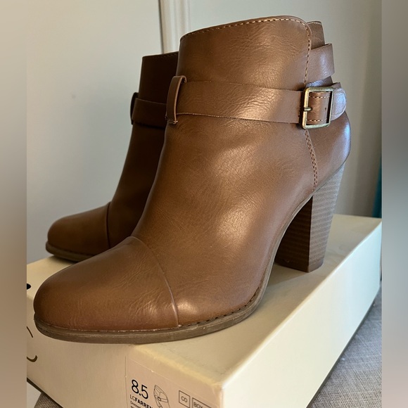 EUC Light Brown Ankle Boots - Picture 3 of 10